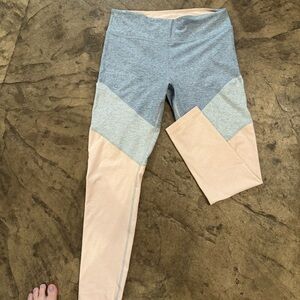 Outdoor Voices 7/8 Spring Leggings in Lake/ Dove/ Rose Quartz